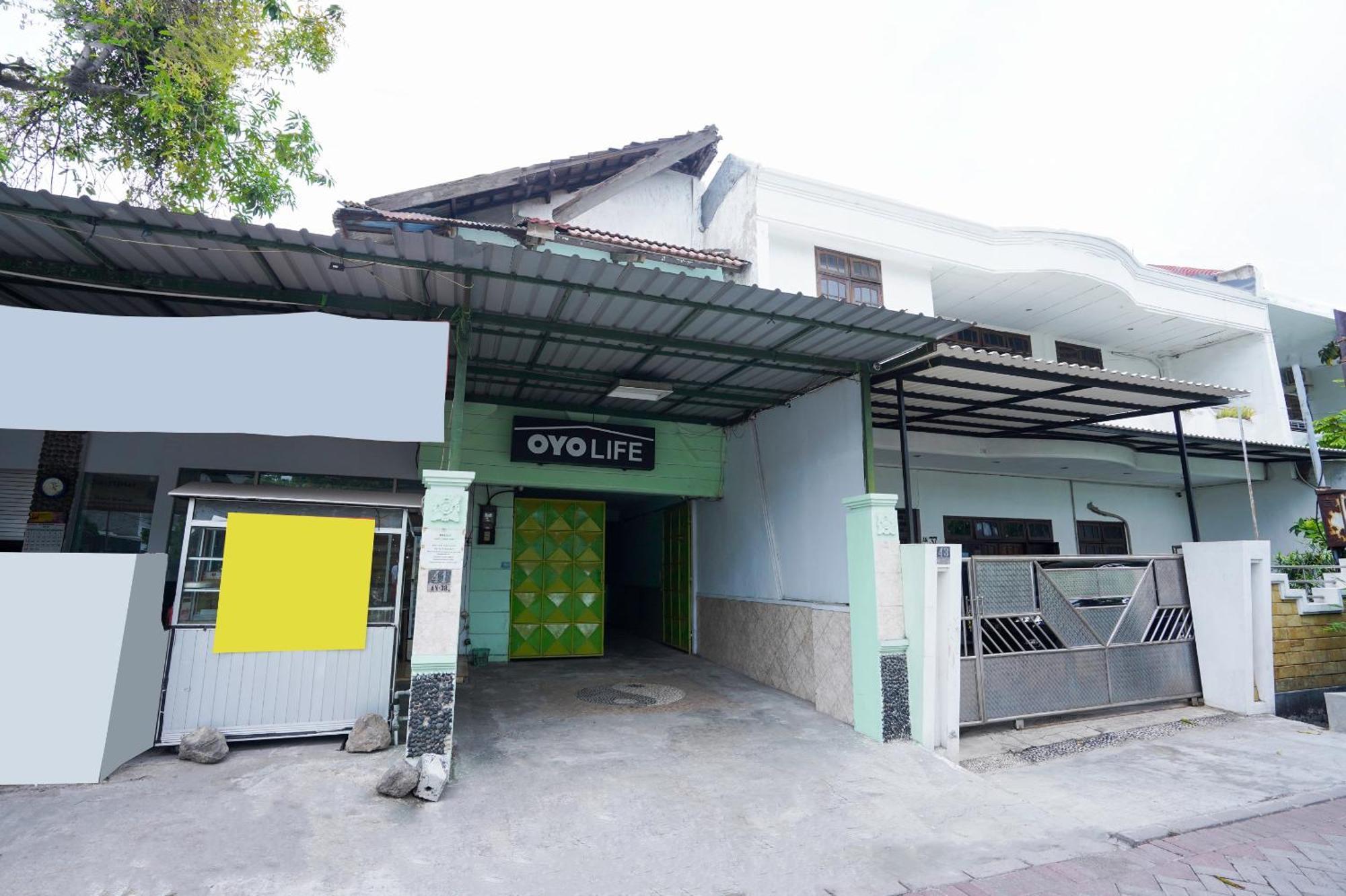 Hotel Oyo Life 2309 Kost Si Mbok Vivi Surabaja Exteriér fotografie