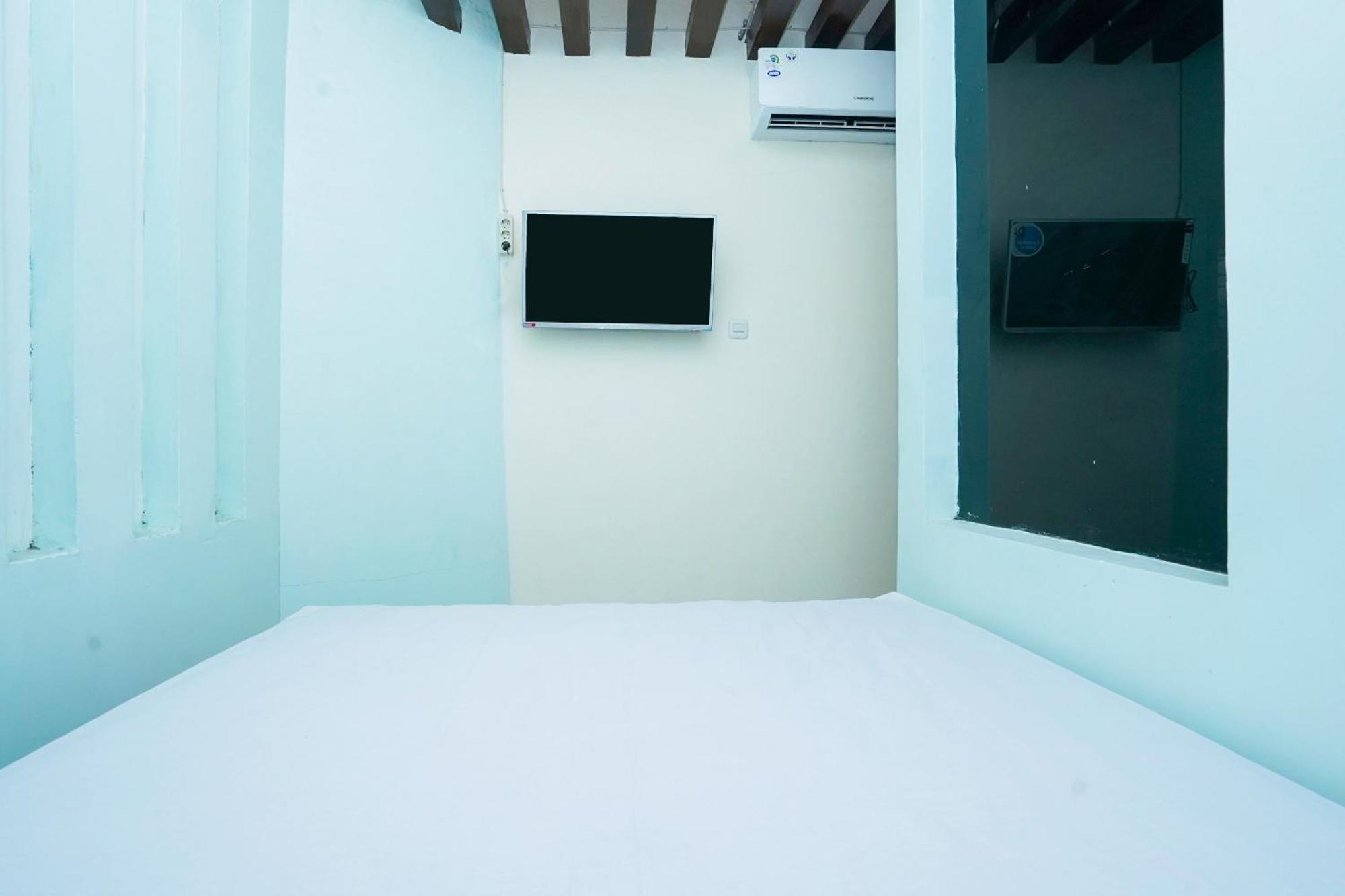 Hotel Oyo Life 2309 Kost Si Mbok Vivi Surabaja Exteriér fotografie