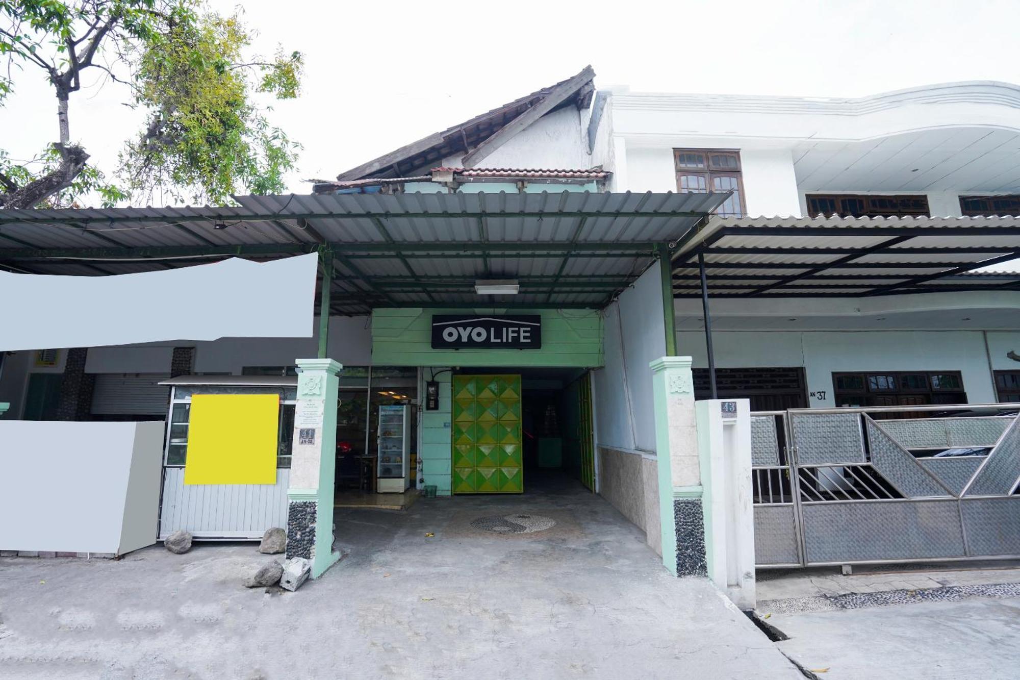 Hotel Oyo Life 2309 Kost Si Mbok Vivi Surabaja Exteriér fotografie
