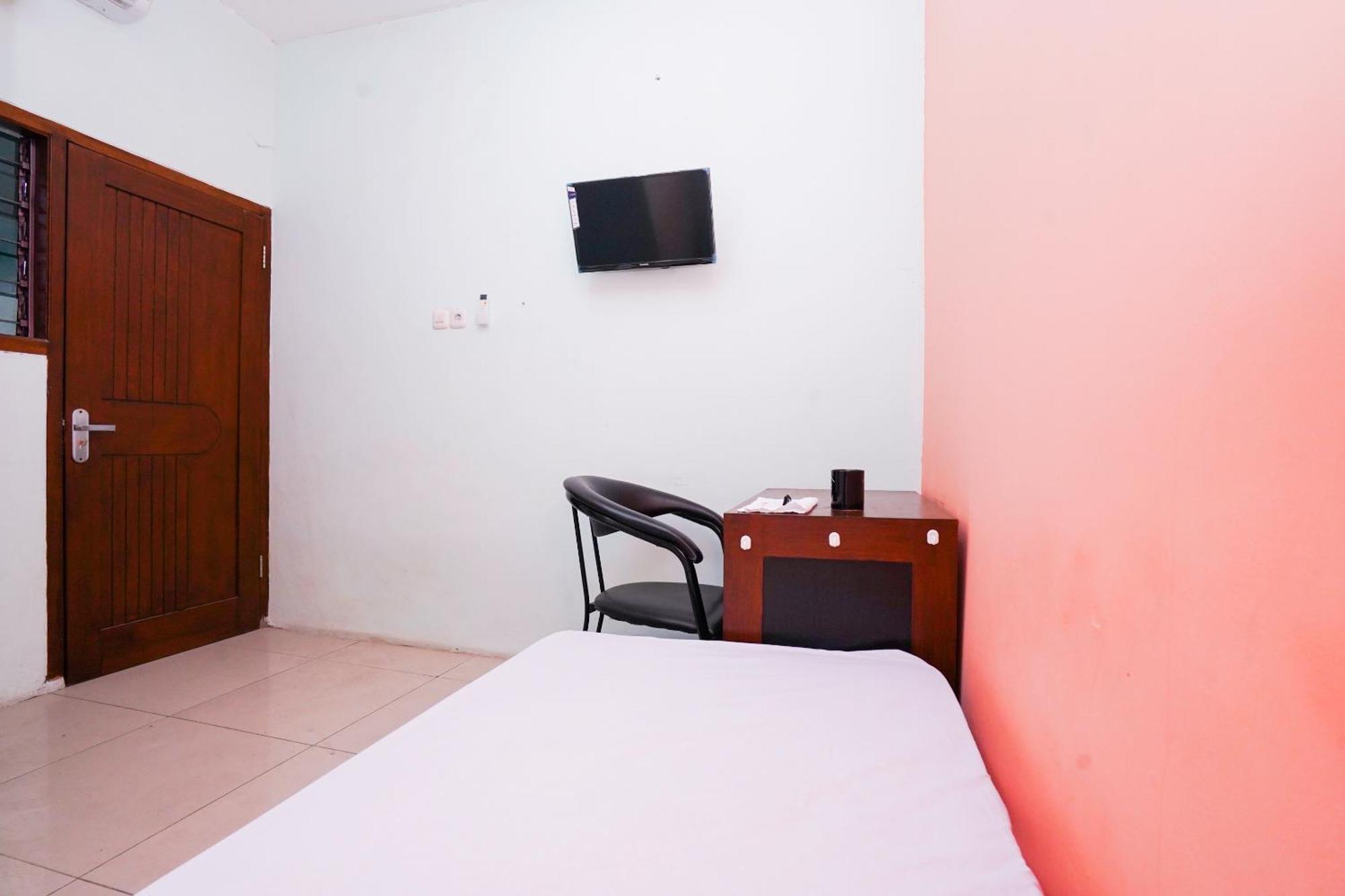 Hotel Oyo Life 2309 Kost Si Mbok Vivi Surabaja Exteriér fotografie