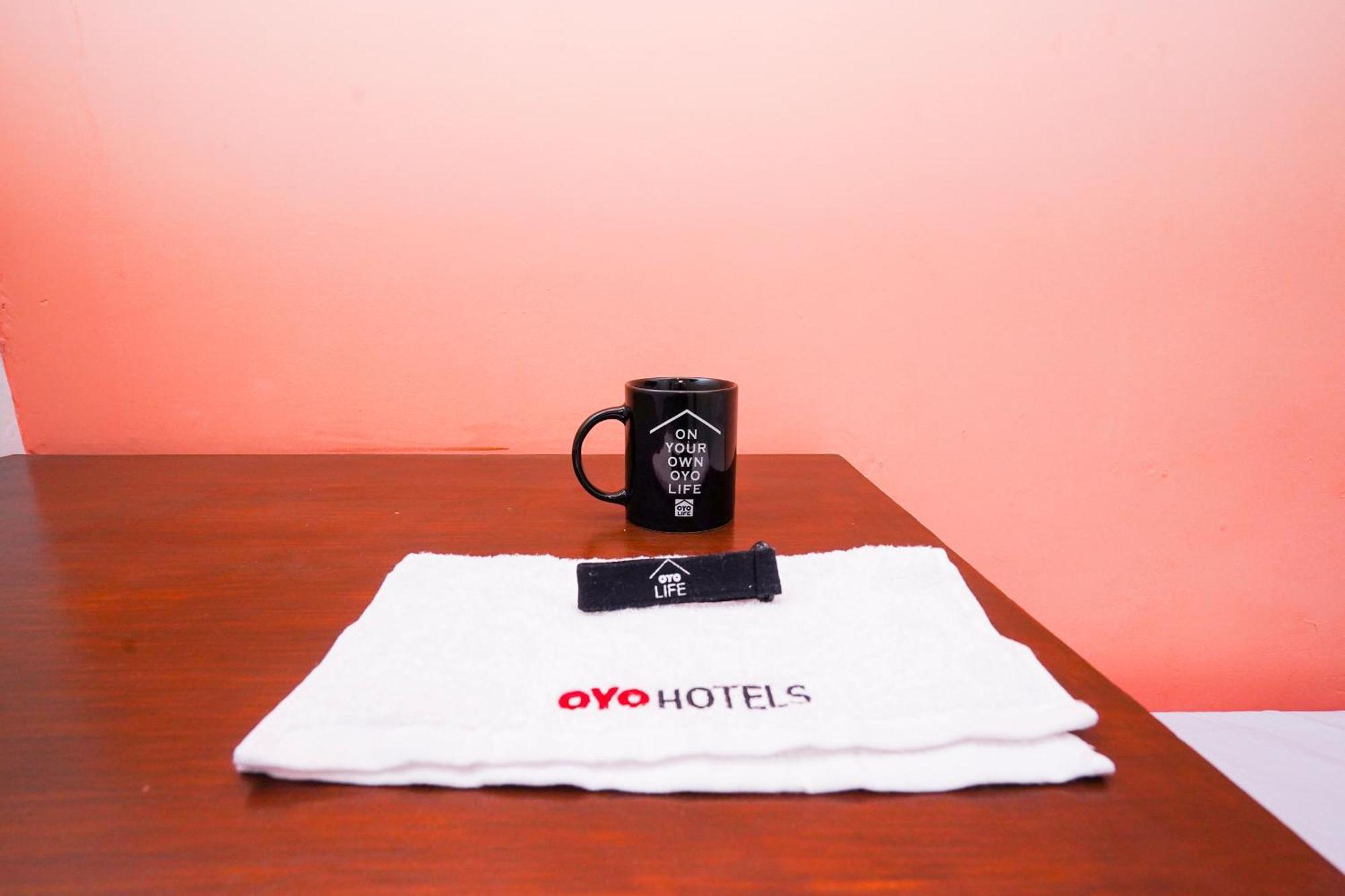 Hotel Oyo Life 2309 Kost Si Mbok Vivi Surabaja Exteriér fotografie
