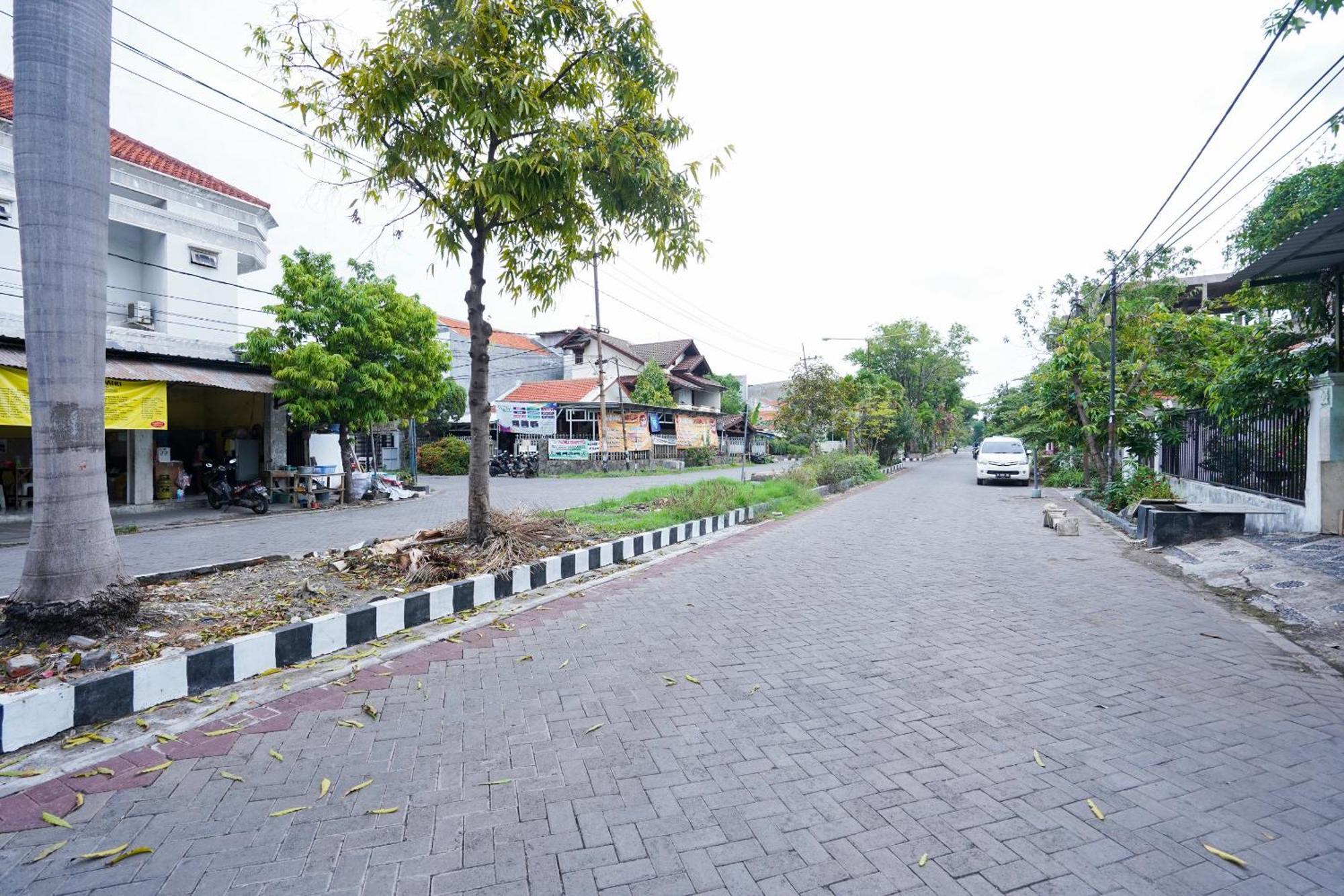 Hotel Oyo Life 2309 Kost Si Mbok Vivi Surabaja Exteriér fotografie