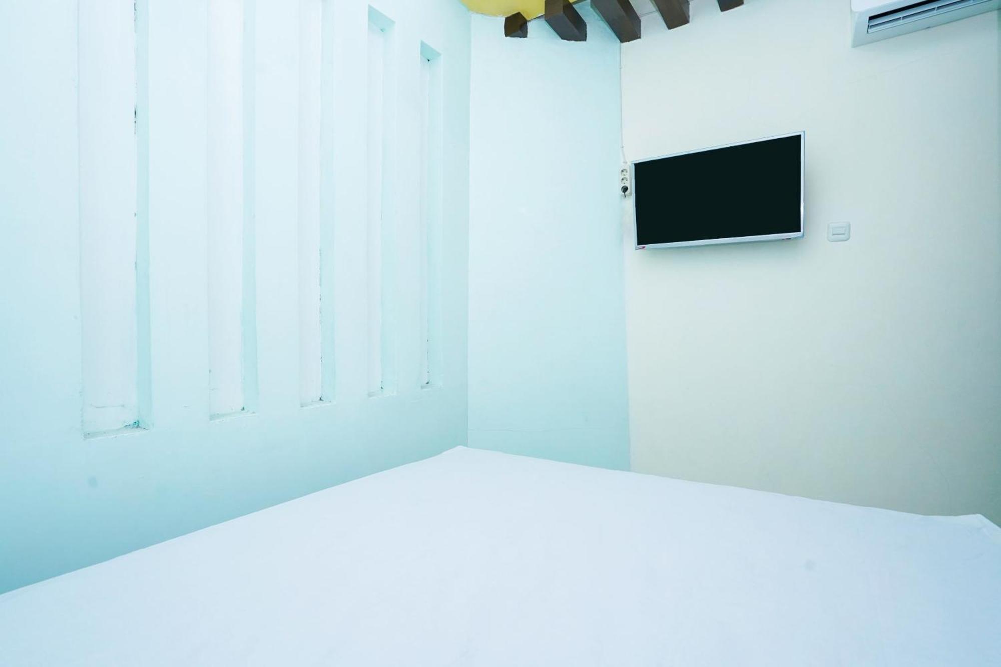 Hotel Oyo Life 2309 Kost Si Mbok Vivi Surabaja Exteriér fotografie