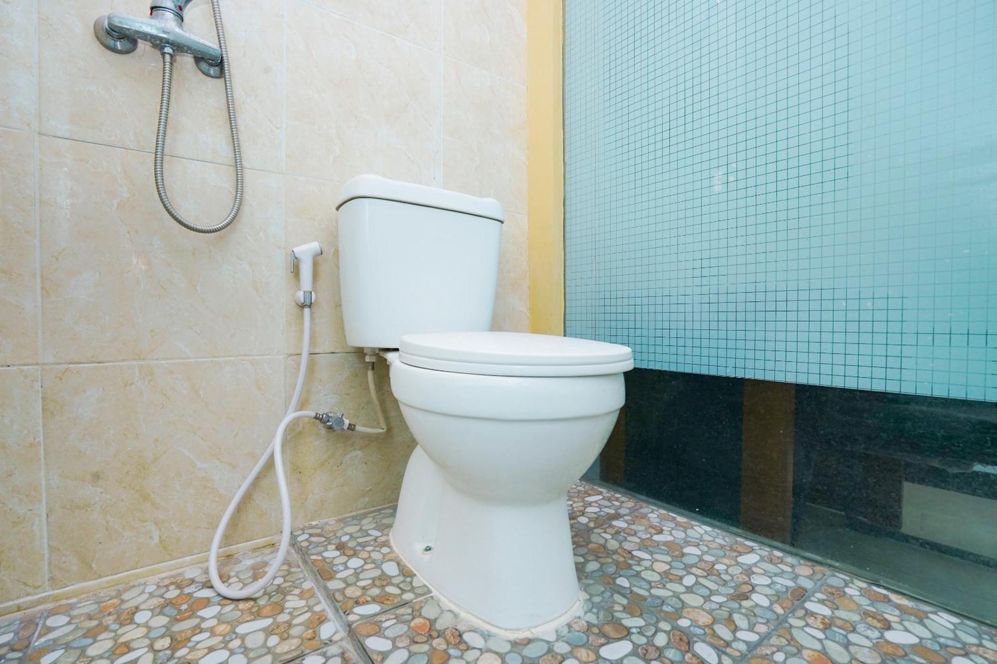 Hotel Oyo Life 2309 Kost Si Mbok Vivi Surabaja Exteriér fotografie