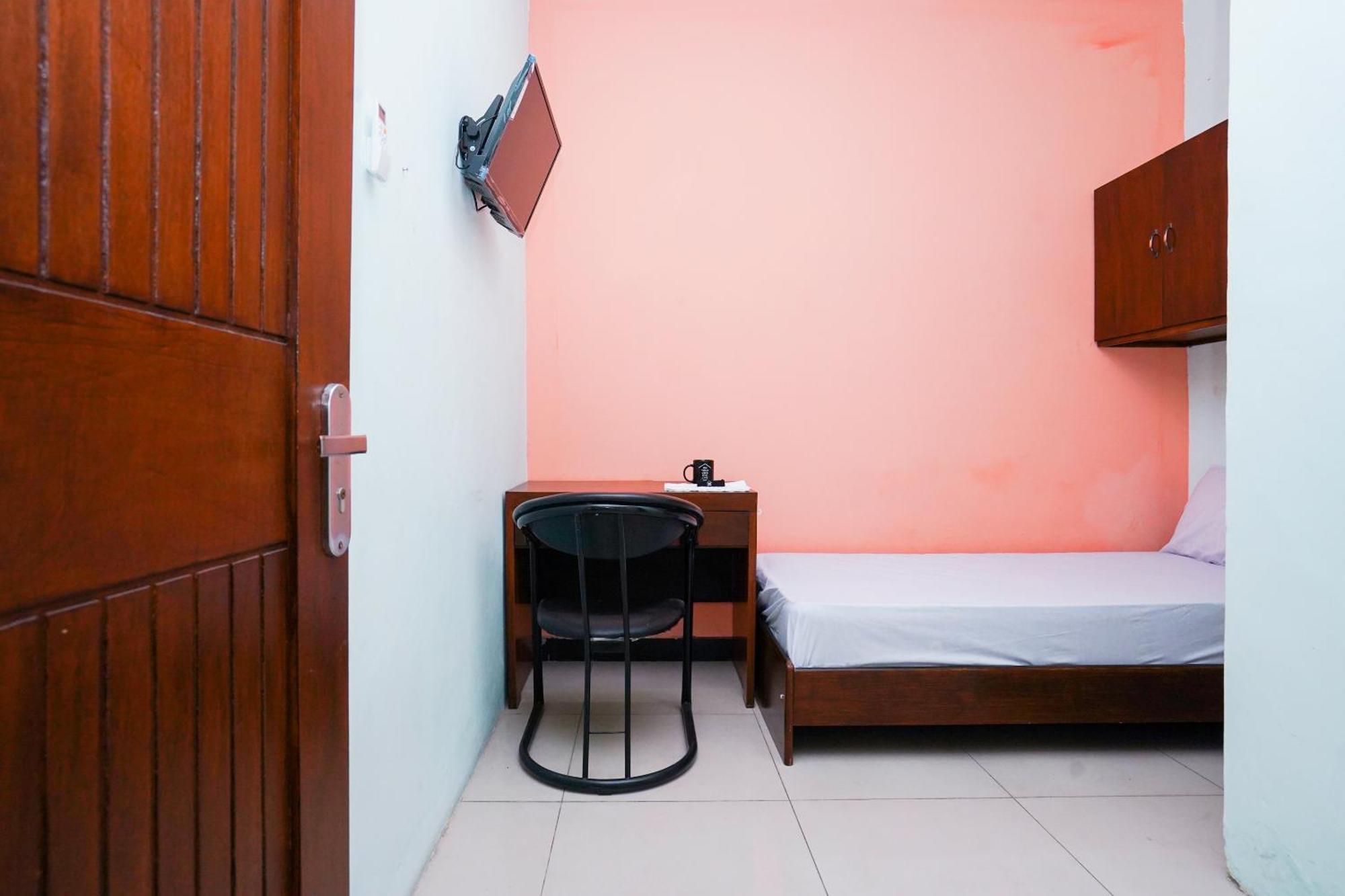 Hotel Oyo Life 2309 Kost Si Mbok Vivi Surabaja Exteriér fotografie